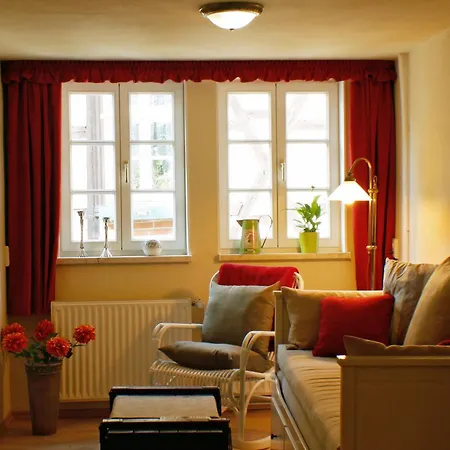 Ferienhaus-stobenstrasse-de # Terrasse # Parkplatz Apartment